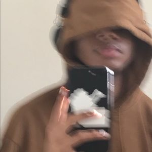 Meet your Posher, Devin